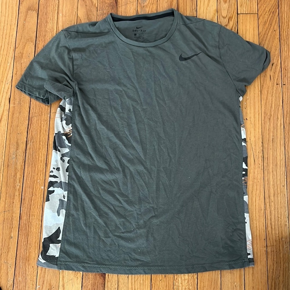 Nike Dri-fit T-shirt with camo sides